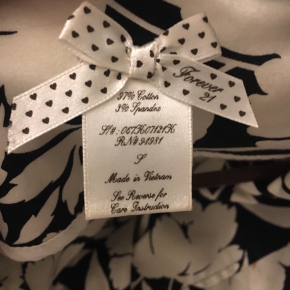 Jacket dress. Black and white print w tie belt - Picture 3 of 6